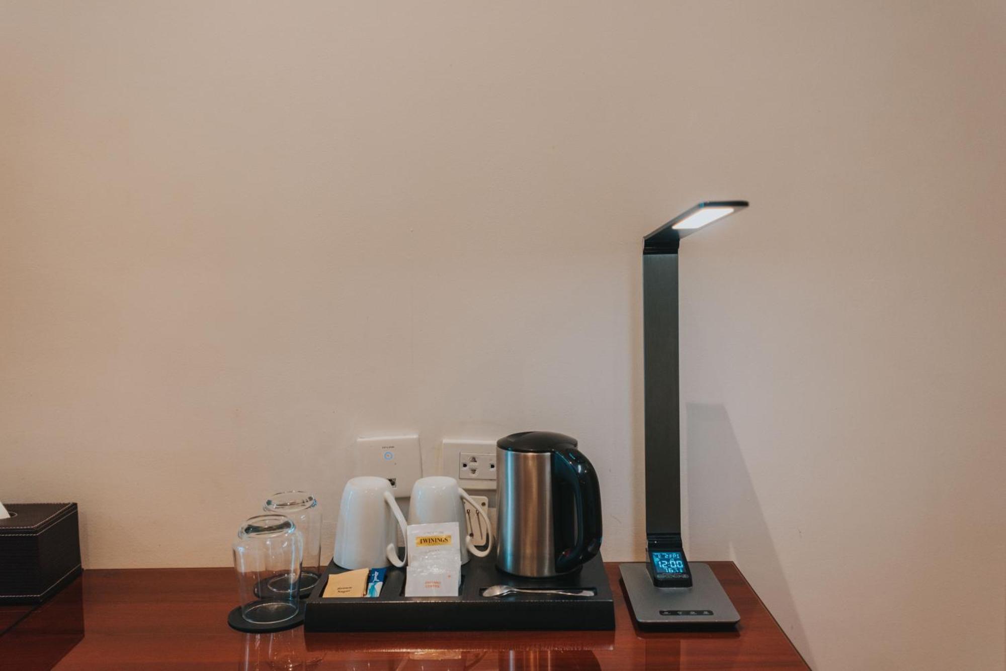 Surestay Plus Hotel By Best Western Ac Luxe Angeles City Buitenkant foto