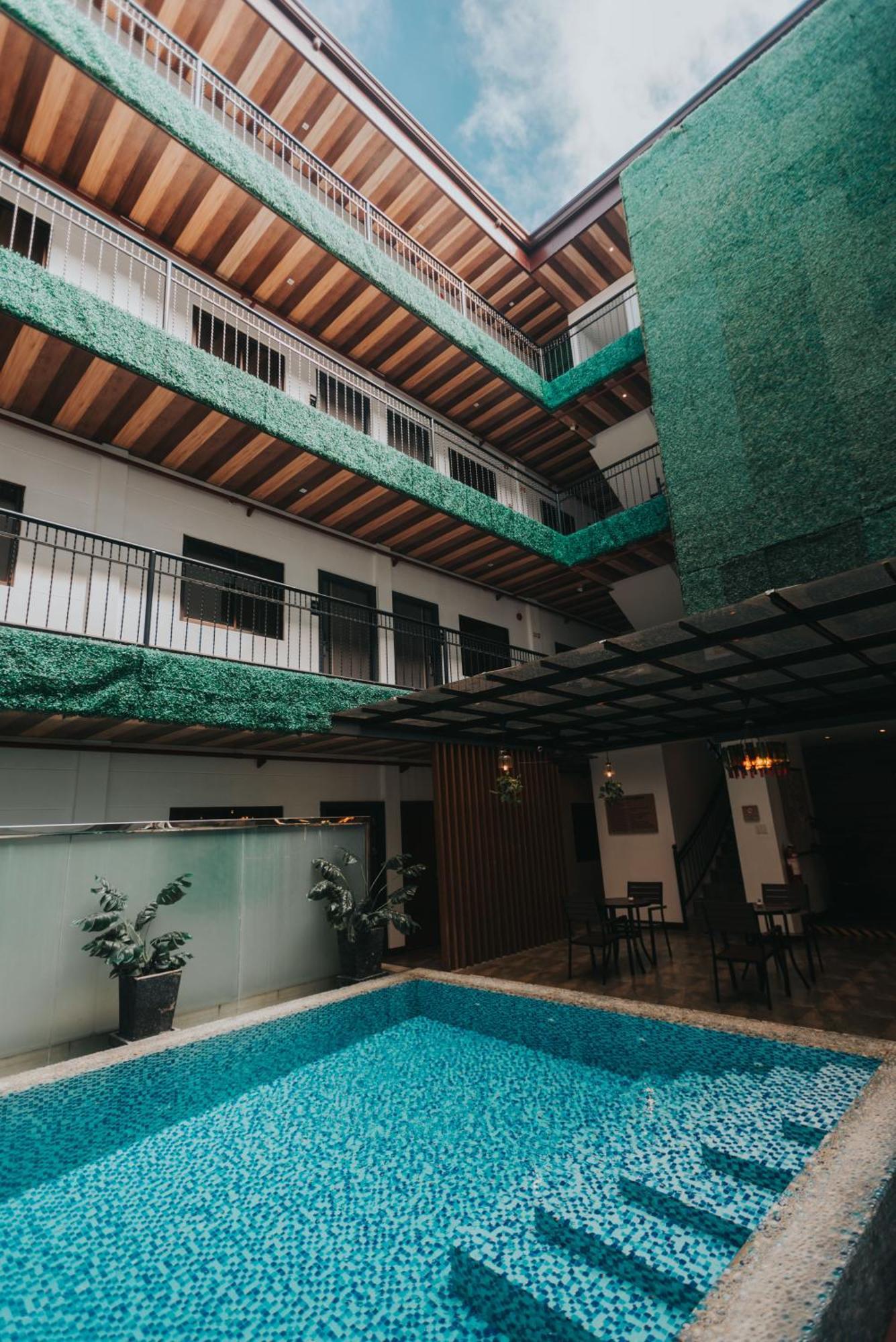 Surestay Plus Hotel By Best Western Ac Luxe Angeles City Buitenkant foto
