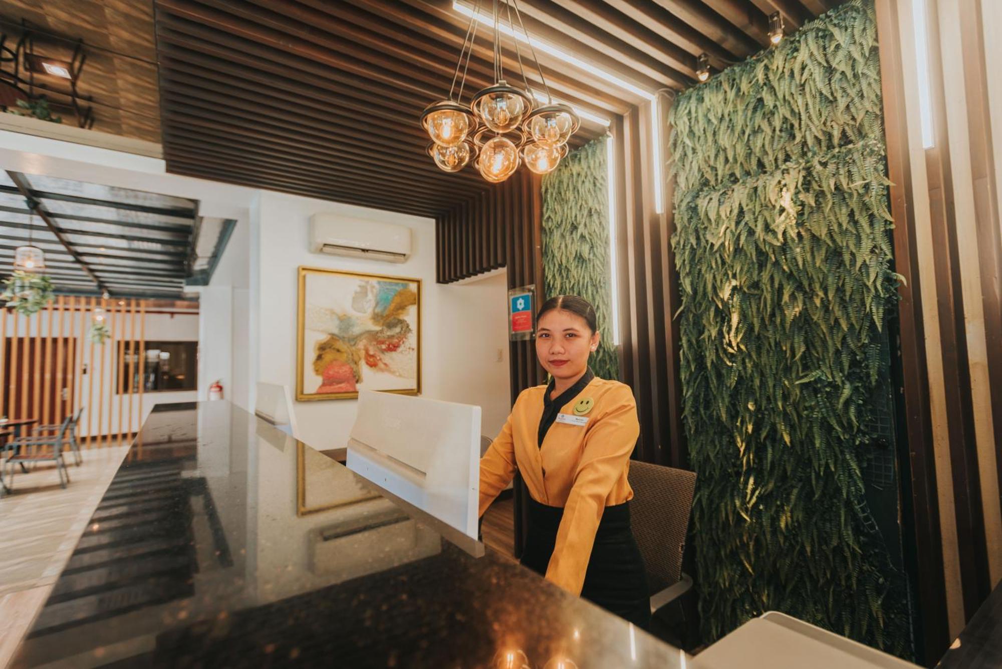 Surestay Plus Hotel By Best Western Ac Luxe Angeles City Buitenkant foto