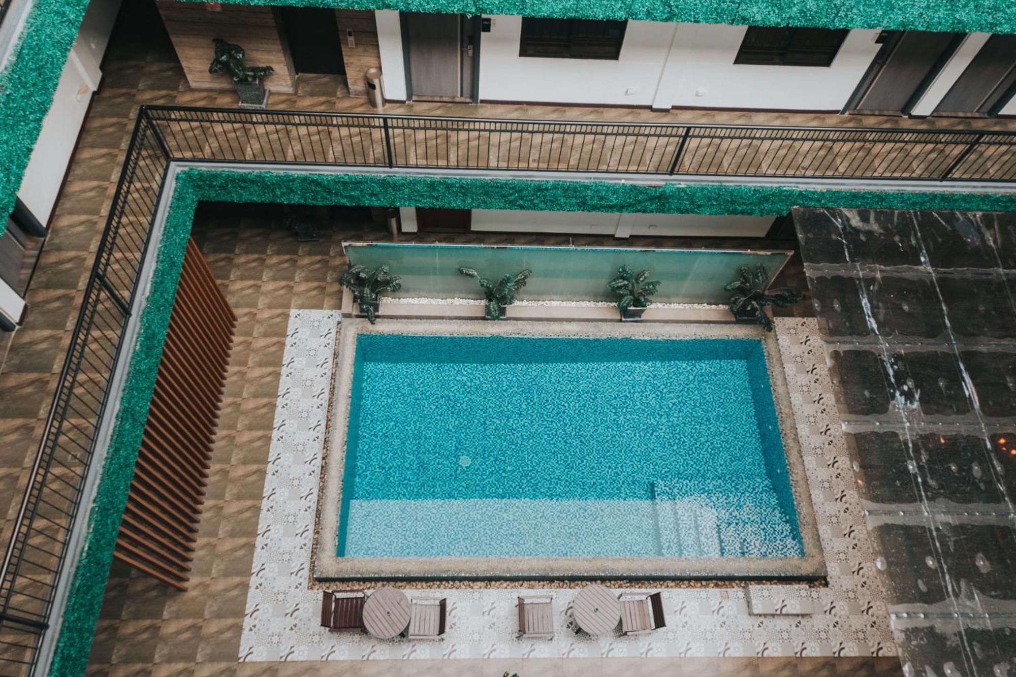 Surestay Plus Hotel By Best Western Ac Luxe Angeles City Buitenkant foto