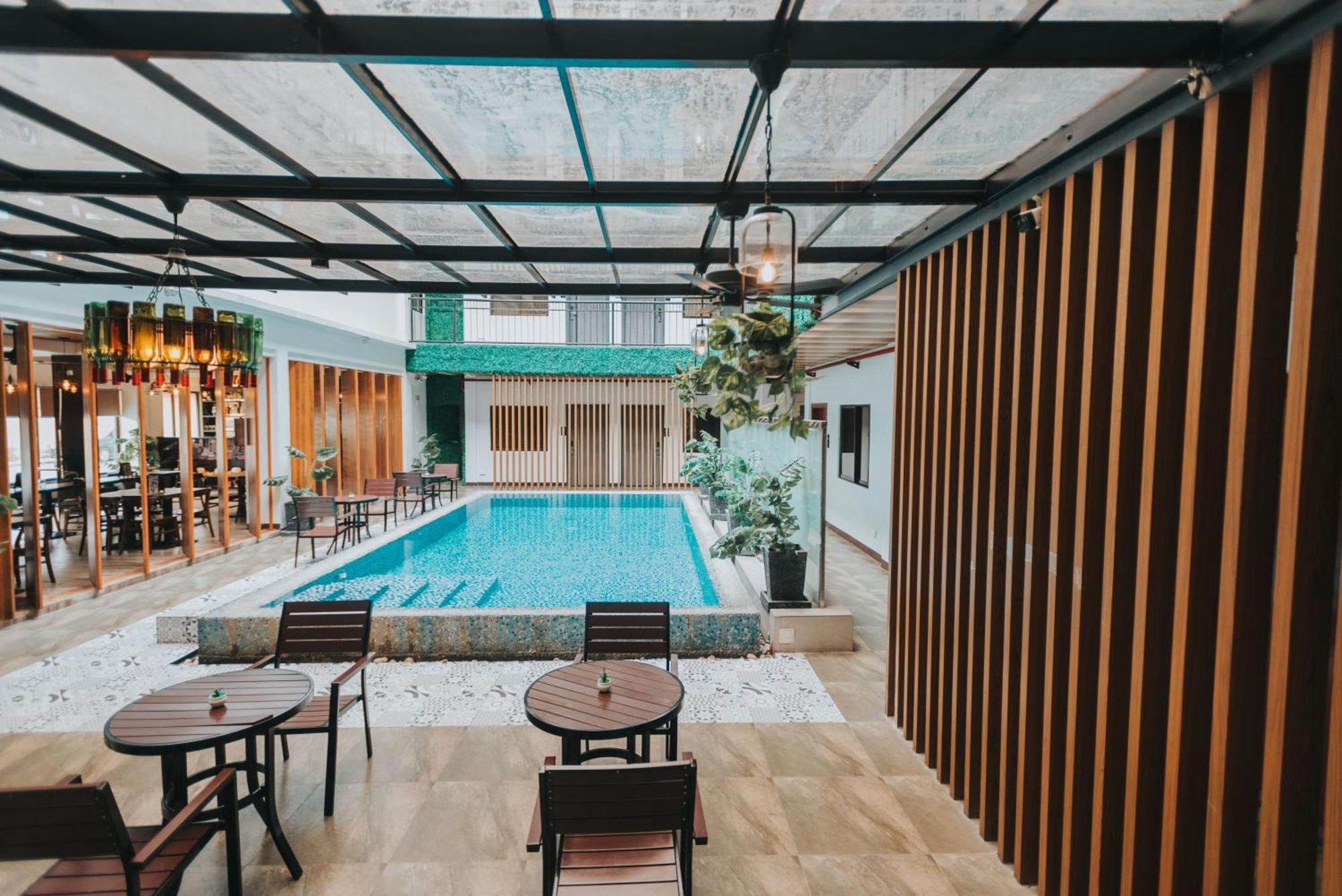Surestay Plus Hotel By Best Western Ac Luxe Angeles City Buitenkant foto