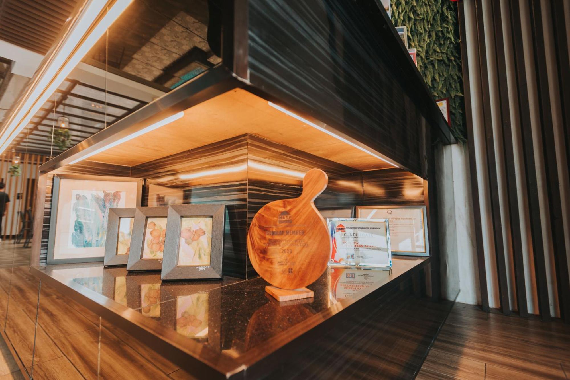 Surestay Plus Hotel By Best Western Ac Luxe Angeles City Buitenkant foto