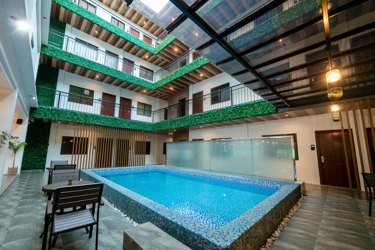 Surestay Plus Hotel By Best Western Ac Luxe Angeles City Buitenkant foto