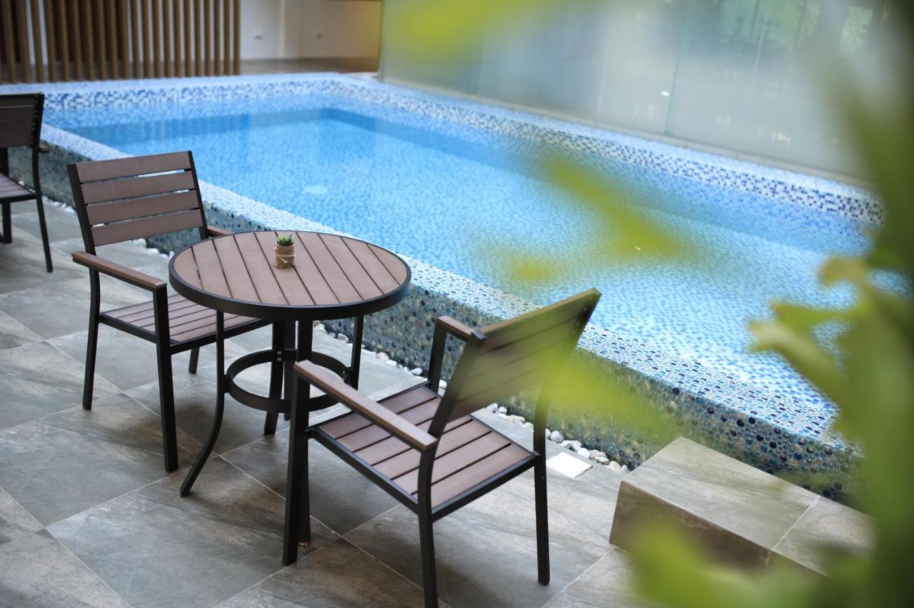 Surestay Plus Hotel By Best Western Ac Luxe Angeles City Buitenkant foto