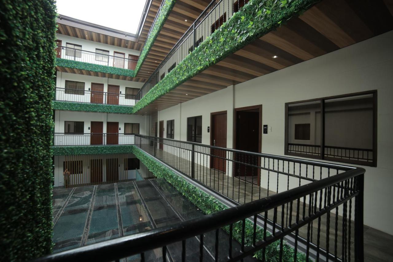 Surestay Plus Hotel By Best Western Ac Luxe Angeles City Buitenkant foto